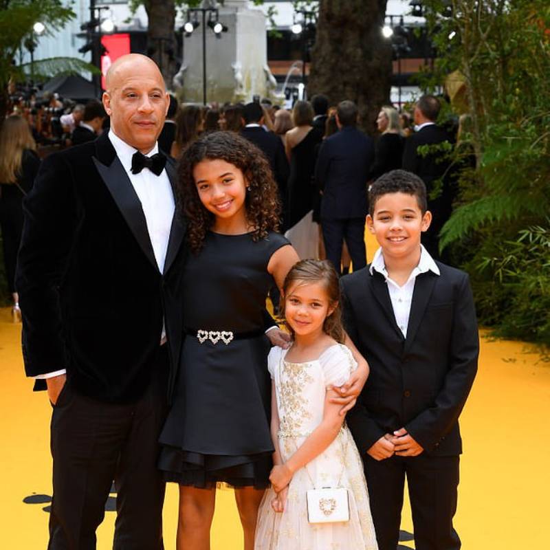 6 سيارات دفع رباعي ترافق فين ديزل لحمايته الشخصية وجيرانه غاضبون صورة 3