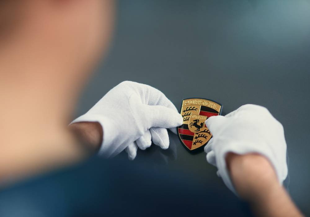 بورشه توسع برنامج تخصيص السيارات وتوفر للعملاء إمكانية تصميم سيارات متفردة صورة 2