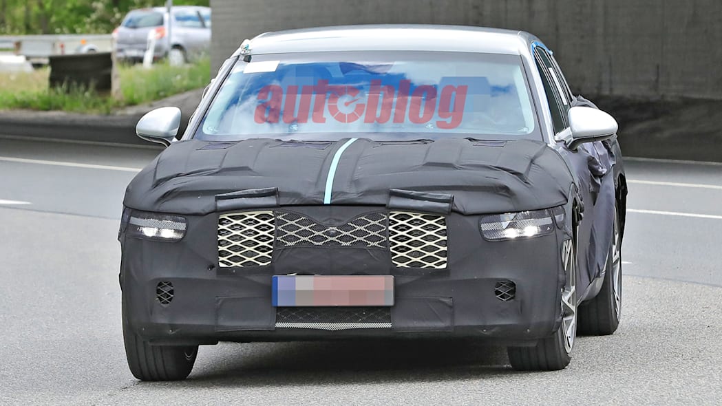 جينيسيس G90 سيدان الجديدة