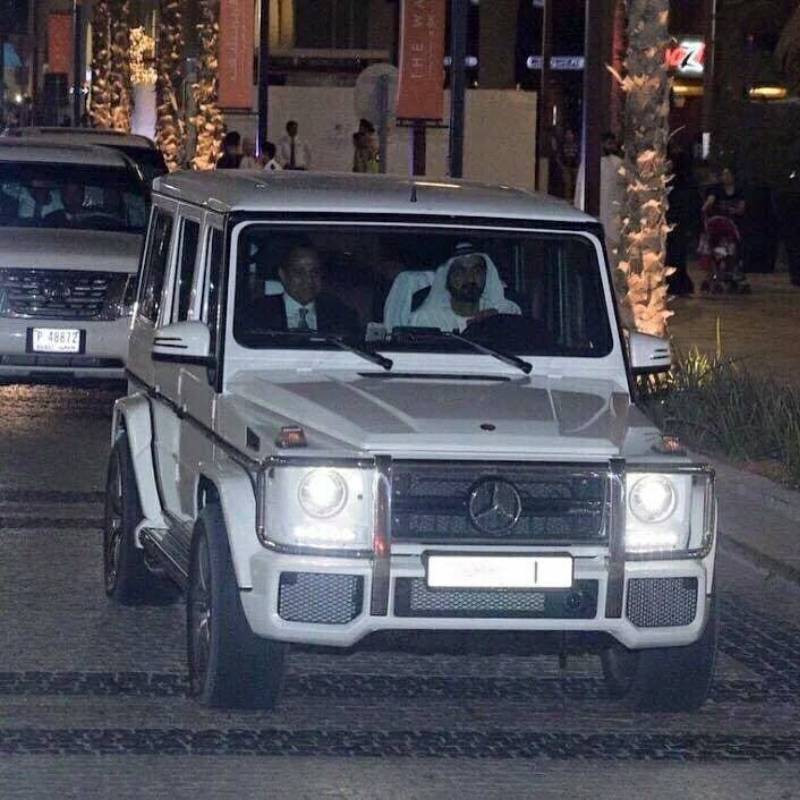 قصة صورة الشيخ محمد بن راشد يقود والسيسي الى جانبه صورة 3