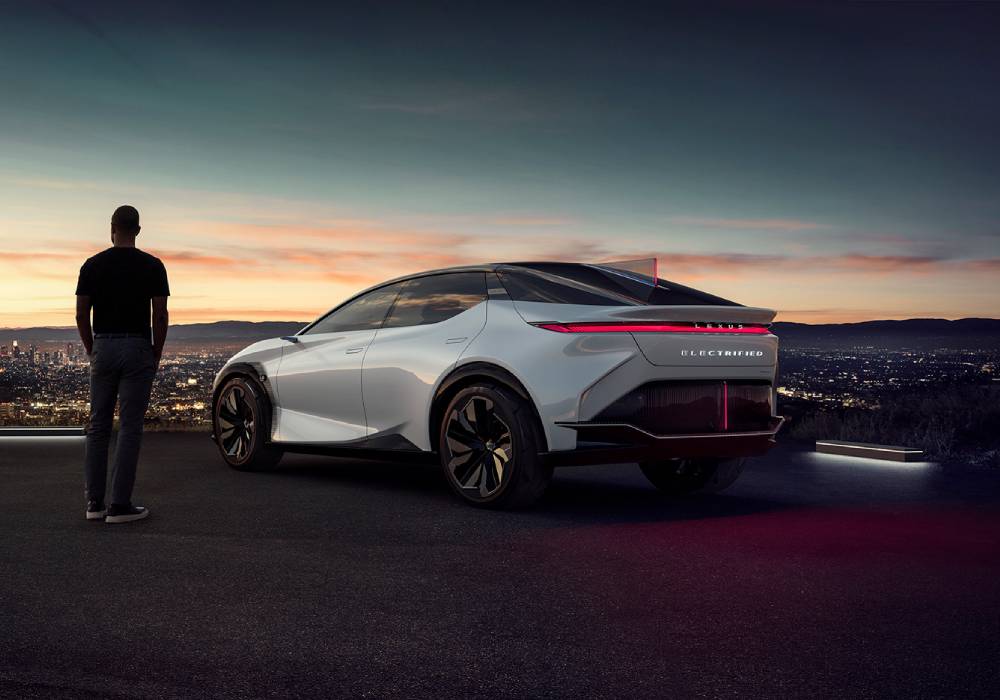 لكزس تحقق مبيعات عالمية تراكمية بلغت 2 مليون مركبة كهربائية صورة 2