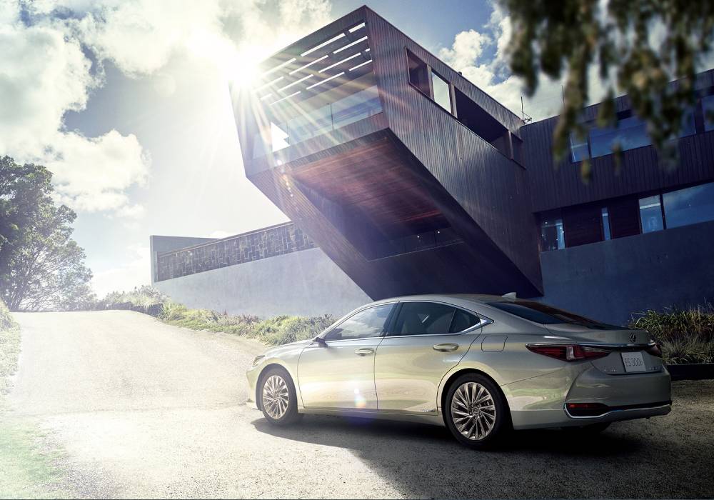 لكزس تحقق مبيعات عالمية تراكمية بلغت 2 مليون مركبة كهربائية صورة 3