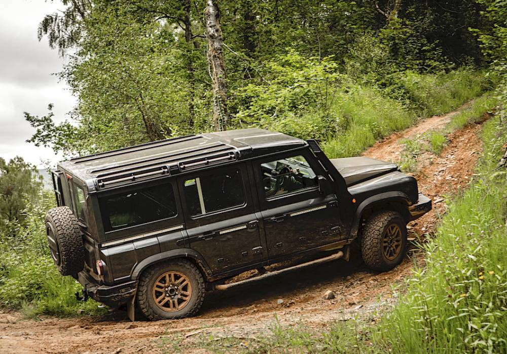 تعاون شركة INEOS Automotive ومنظمة HALO Trust في تطوير سيارة Grenadier ذات الدفع الرباعي صورة 2