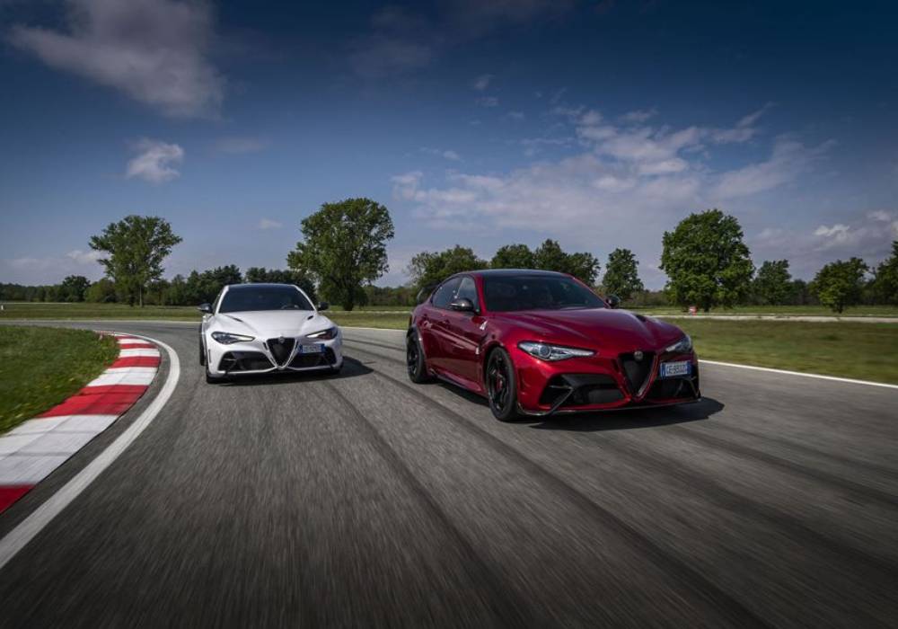 جوليا جي تي إيه أسطورة تنطلق واثقة إلى الطرقات صورة 2