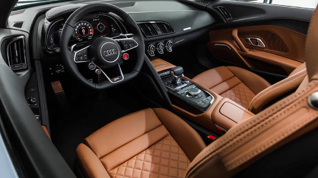 مواصفات اودي r8 2021 الداخلية