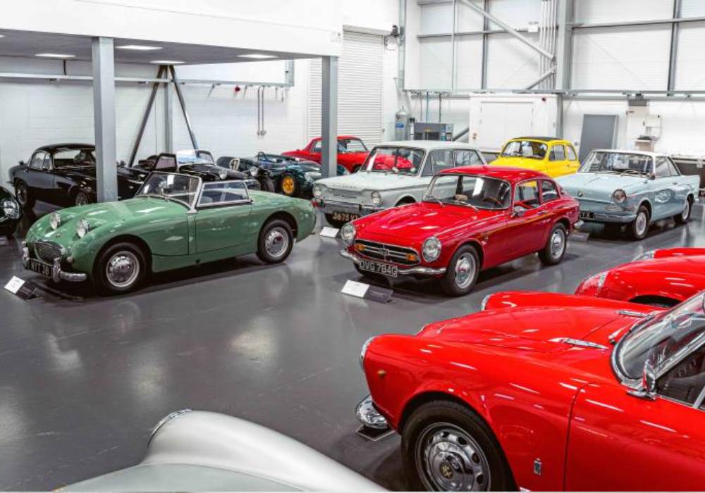 هذا السبعيني هو من أباطرة عالم السيارات ولديه مجموعة لم ترها يوما في حياتك صورة 4