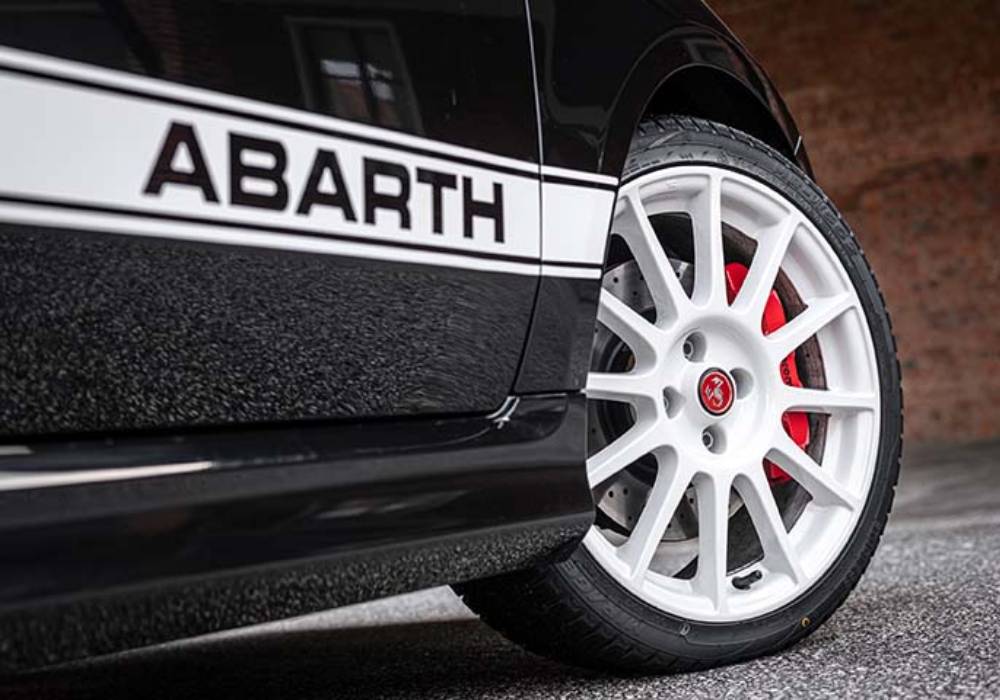 ابارث 695 إسي إسي الجديدة تفوق في الأداء والتسارع والتحكم مع إصدار كوليكتورز الجديد صورة 4