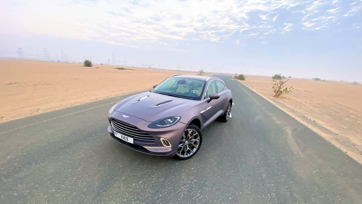 أستون مارتن دي بي اكس