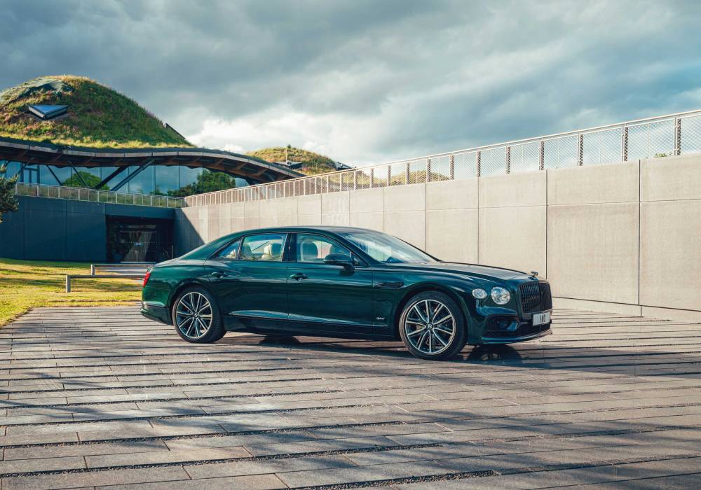 الصورة 2 - Bentley Flying Spur Hybrid