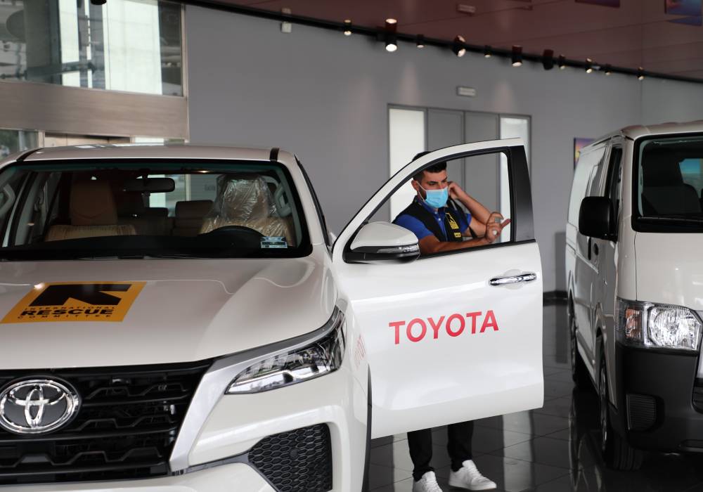 شركة تويوتا ومجتمع جميل تسلمان 8 مركبات تويوتا للجنة الإنقاذ الدولية في لبنان صورة 3