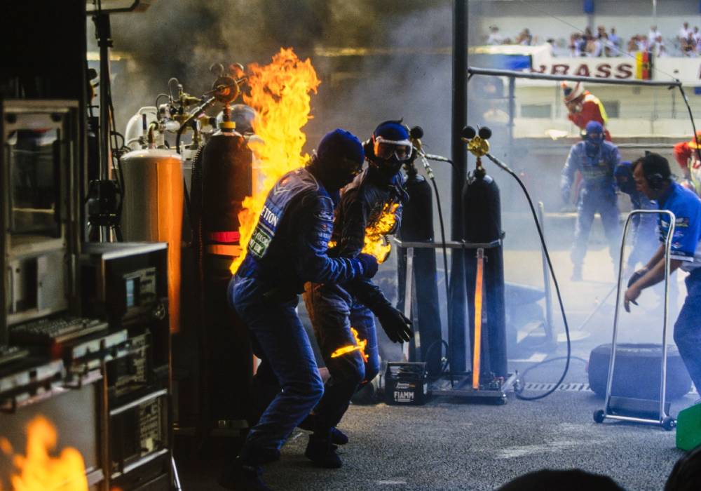 أكثر مشهد في فورمولا 1 شهرة للتزود بالوقود صورة 2