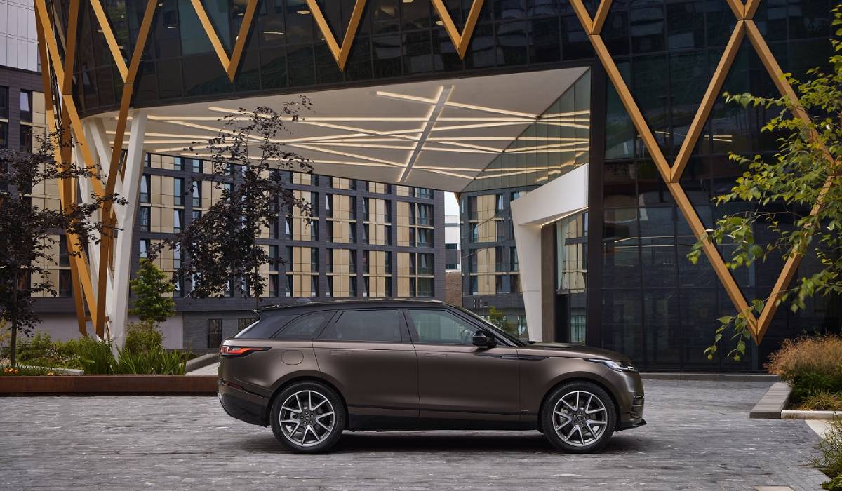أنيقة وصحية خيارات إضافية لسيارة رينج روڤر ڤيلار  صورة 2