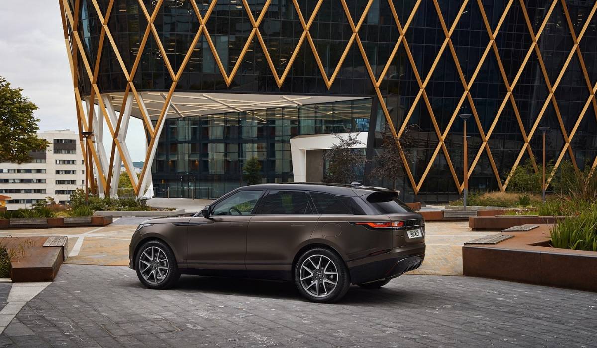 أنيقة وصحية خيارات إضافية لسيارة رينج روڤر ڤيلار  صورة 3