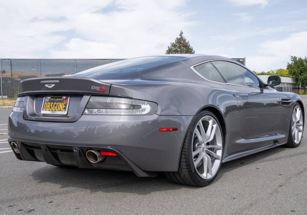 استون مارتن دي بي اس