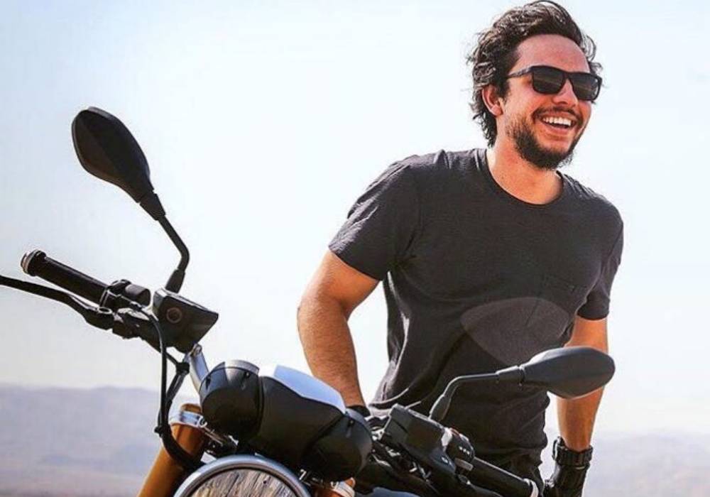 الدراجة النارية التي دخل بها امير الاردن السعودية صورة 1