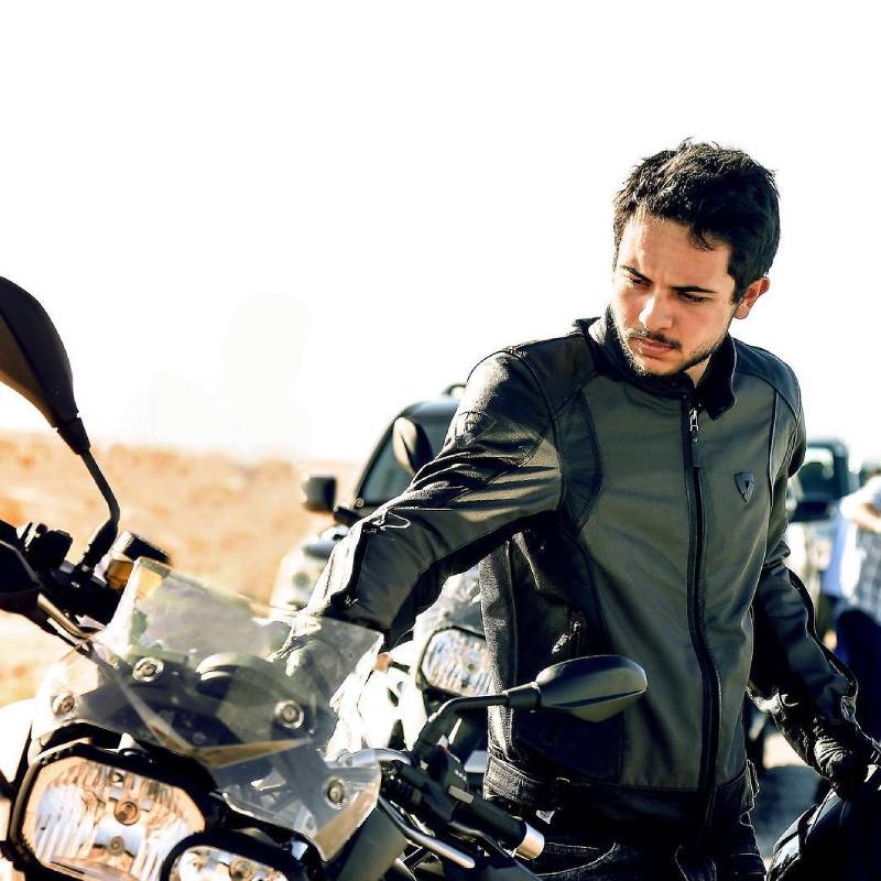 الدراجة النارية التي دخل بها امير الاردن السعودية صورة 2