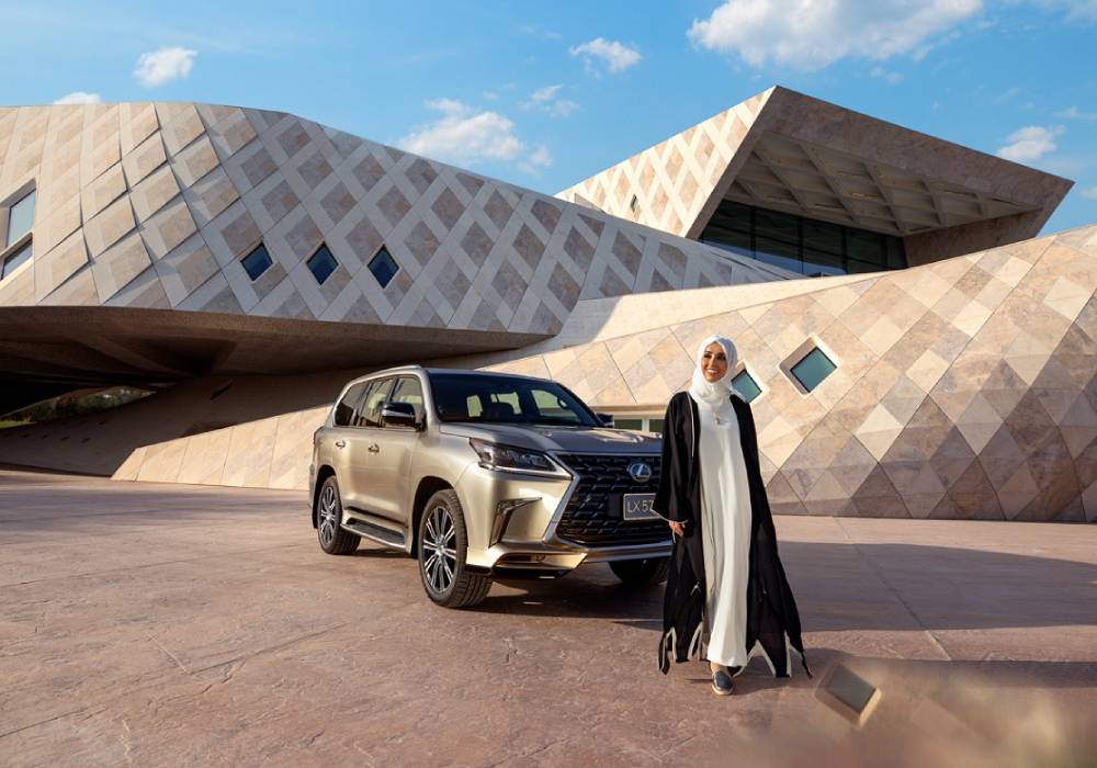 الفطيم لكزس تكشف عن قصة الإماراتية الرائدة في مجال الإخراج السينمائي نهلة الفهد صورة 2