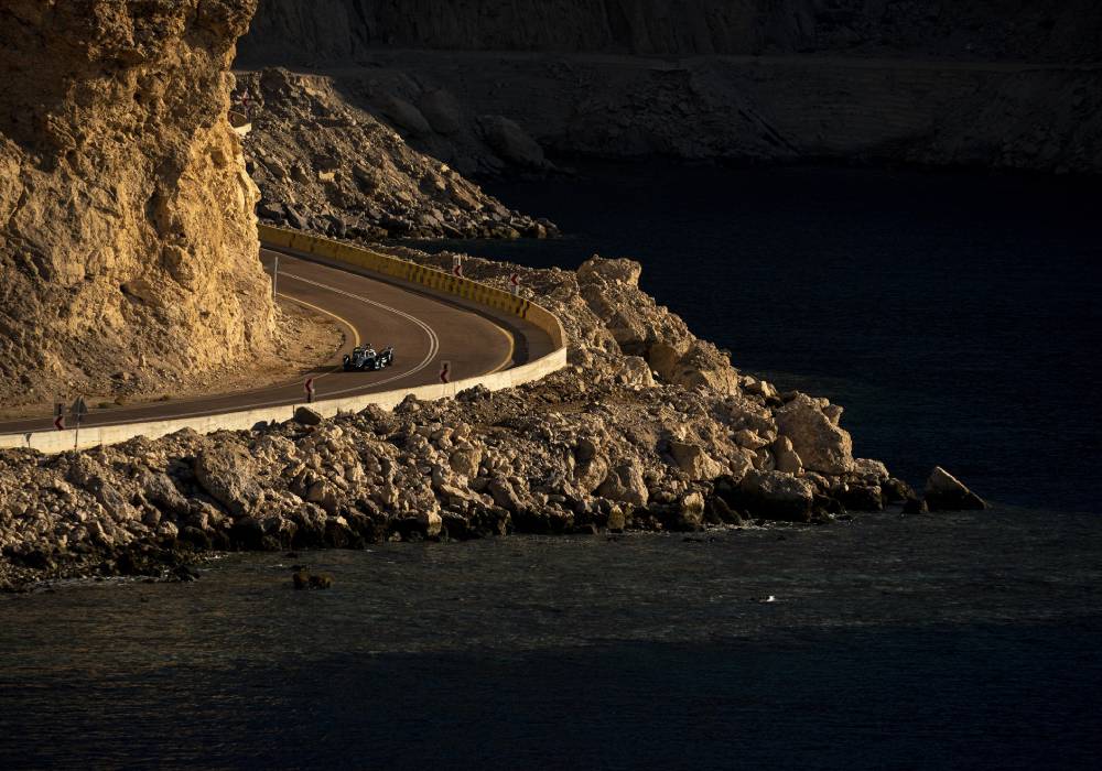 خريجو نيوم يتلقون تدريبا عالمياً مع فريق مرسيدس إي كيو فورمولا إي صورة 3