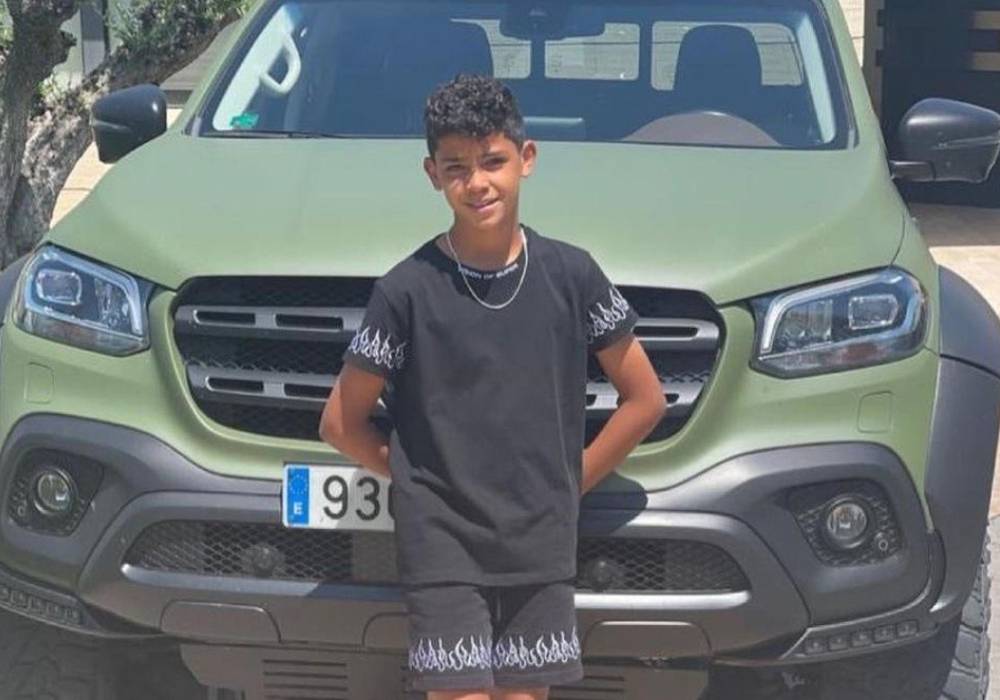 رونالدو ومرسيدس اكس كلاس