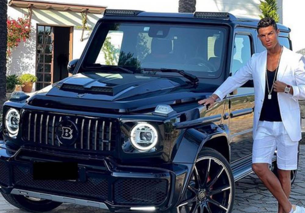 رونالدو يستعرض سيارة كل شهر آخرها الوحش الرباعي الدفع صورة 3