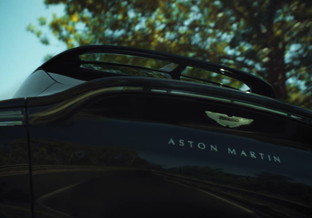 سيارة دي بي إكس من أستون مارتن تستحوذ على بطولة فيلم سينمائي جديد صورة 4