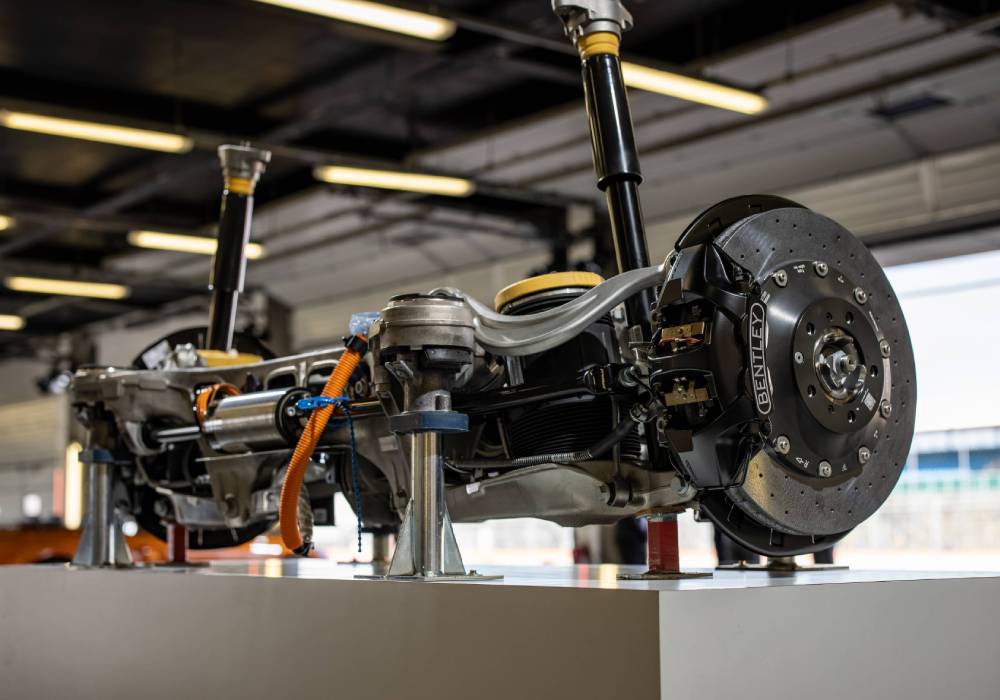 _الصورة 3 -  المحور الخلفي في Continental GT Speed _