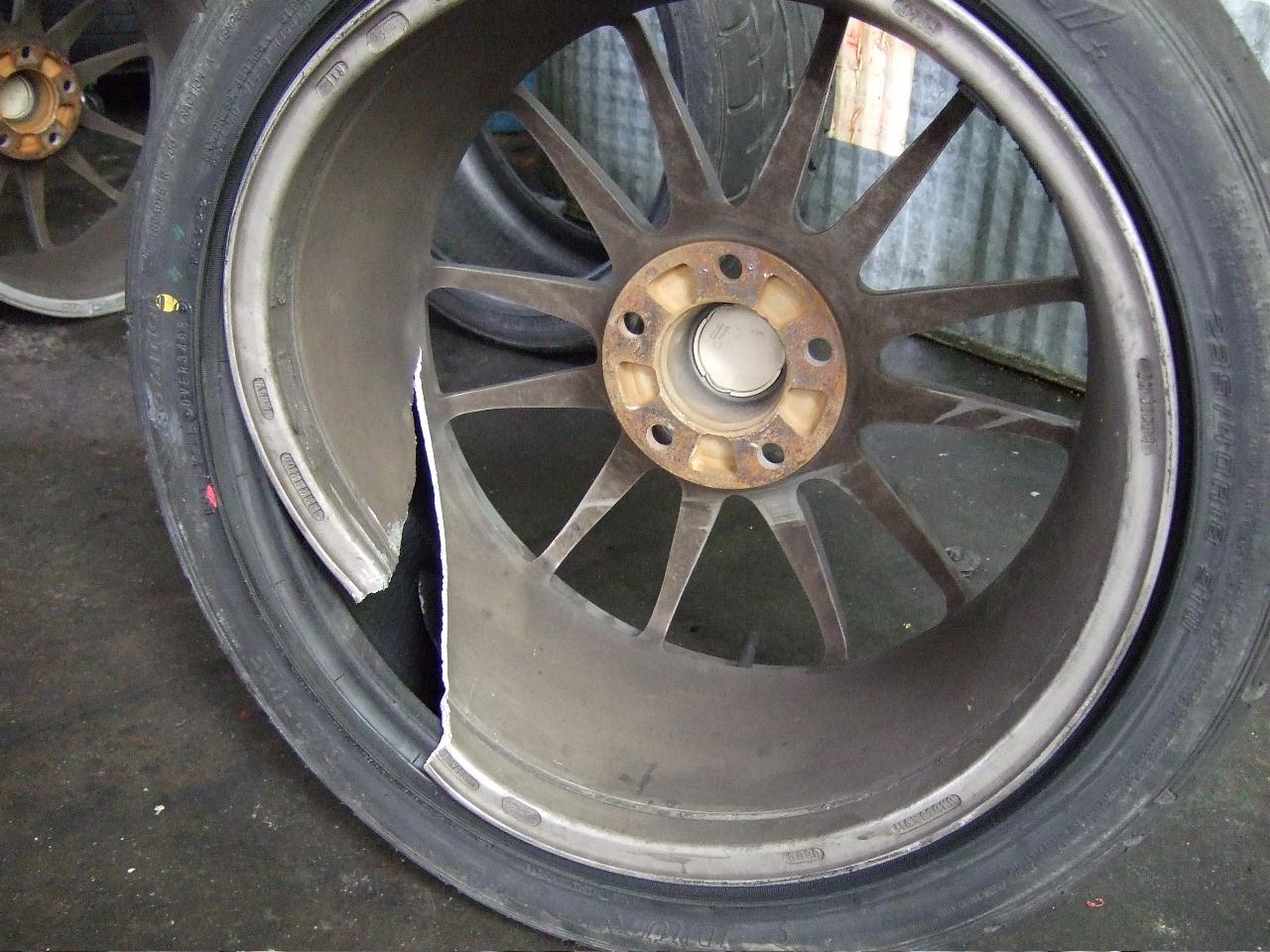 إطارات السيارة