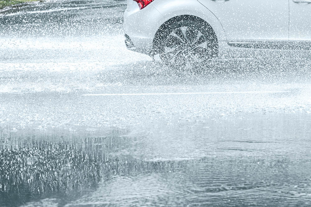 إطارات السيارة