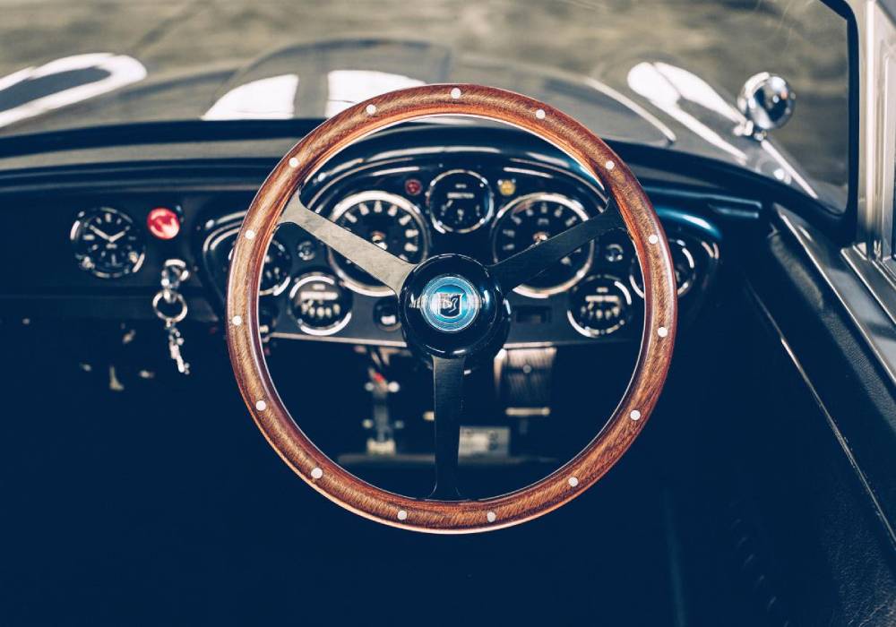 استون مارتن تطلق إصدار لا وقت للموت الخاص من سيارة دي بي 5 جونيور صورة 2