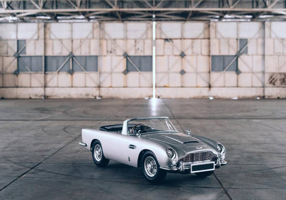 استون مارتن تطلق إصدار لا وقت للموت الخاص من سيارة دي بي 5 جونيور صورة 3