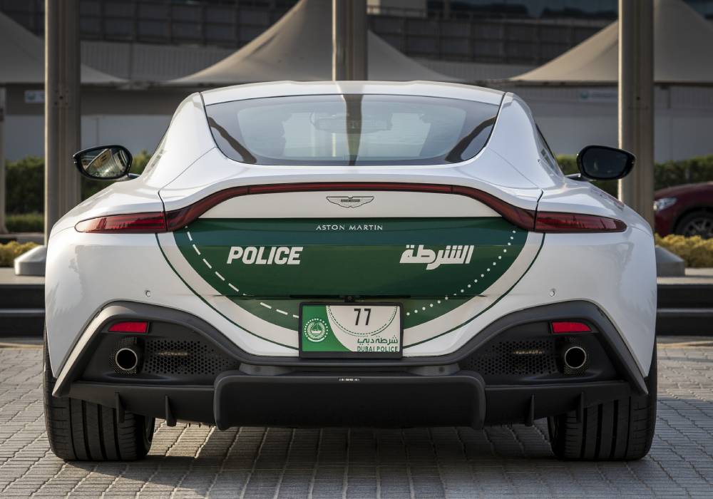 استون مارتن فانتاج تنضم إلى اسطول سيارات شرطة دبي صورة 3