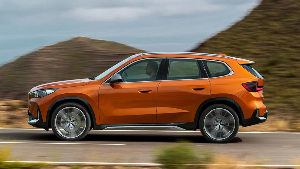 بي ام دبليو إكس 1