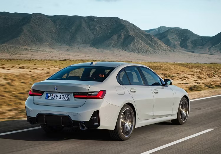 بي ام دبليو الفئة الثالثة