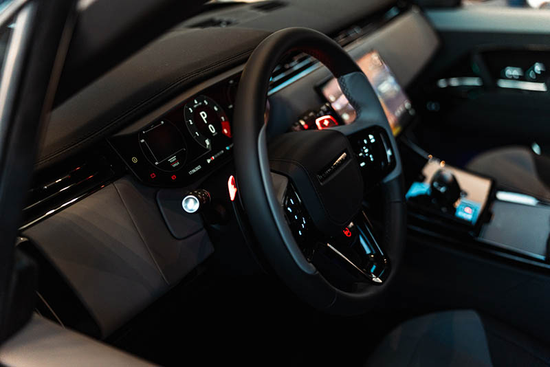 رنج روفر سبورت اس في 2024