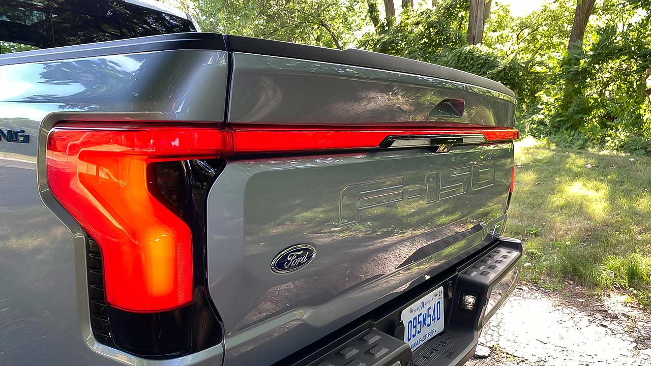 تجربة فورد اف 150 لايتنينج