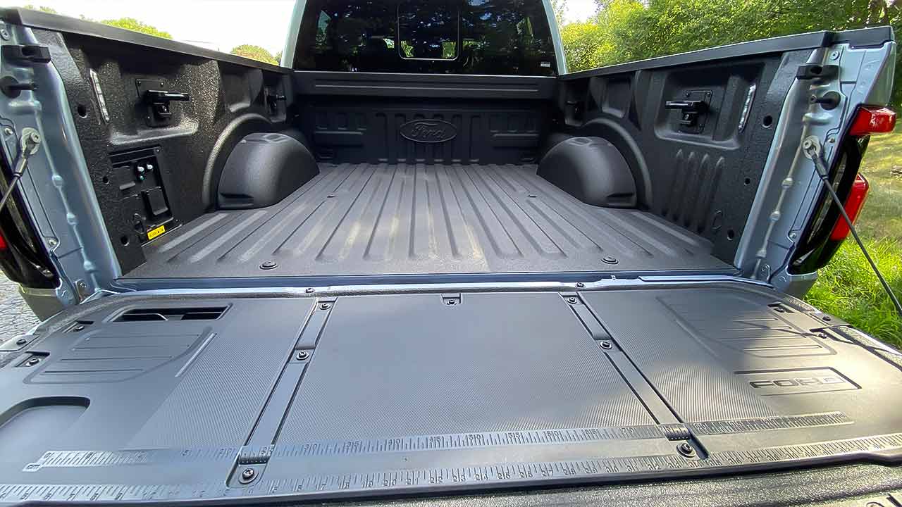 تجربة فورد اف 150 لايتنينج