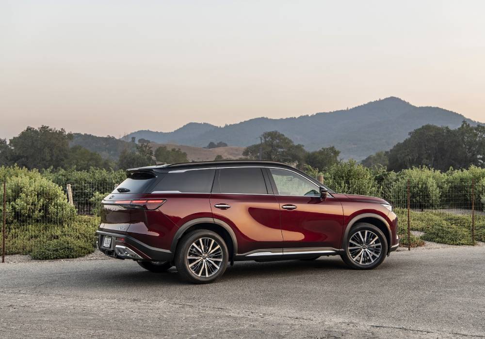 تجربة قيادة متكاملة مع سيارة إنفينيتي QX60 بنسختها الجديدة لعام 2022 صورة 3