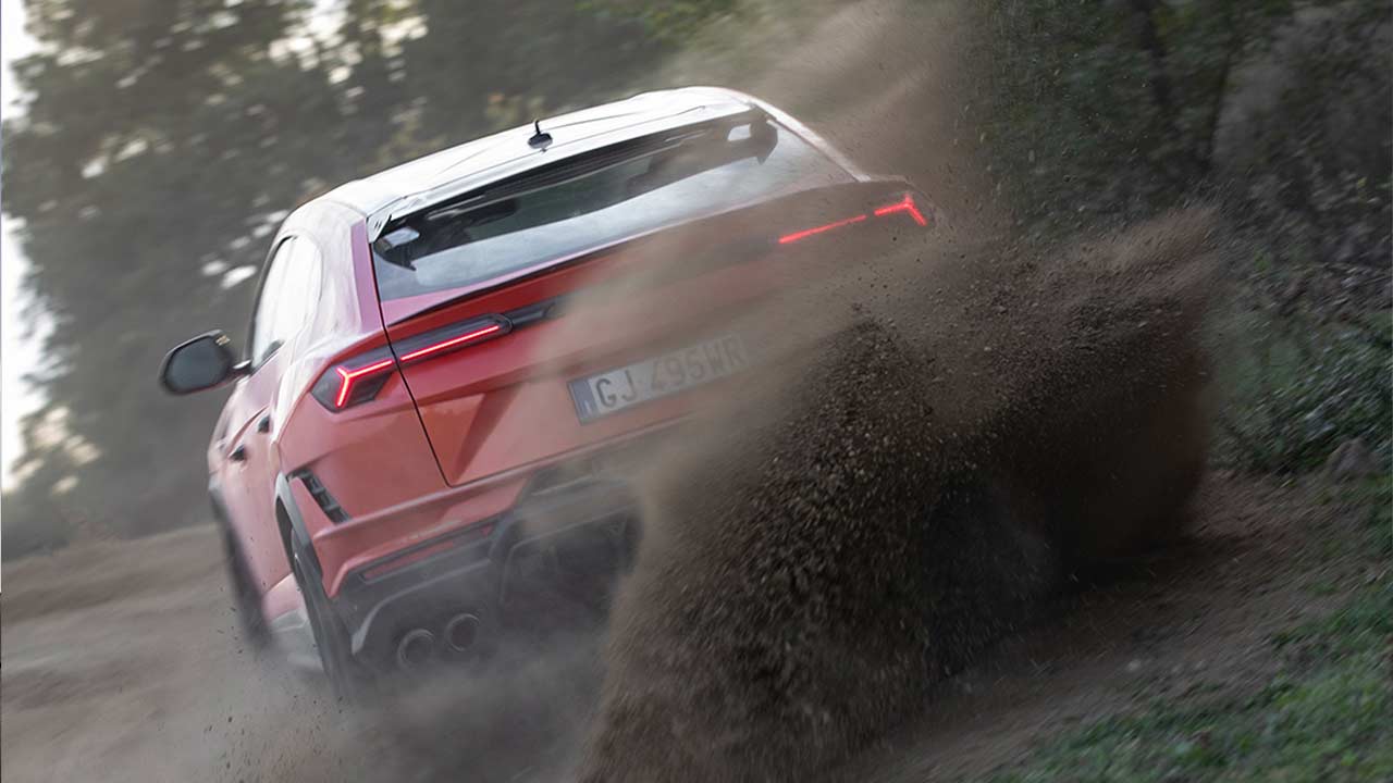 تجربة-لامبورجيني-اوروس-بيرفورمانتي