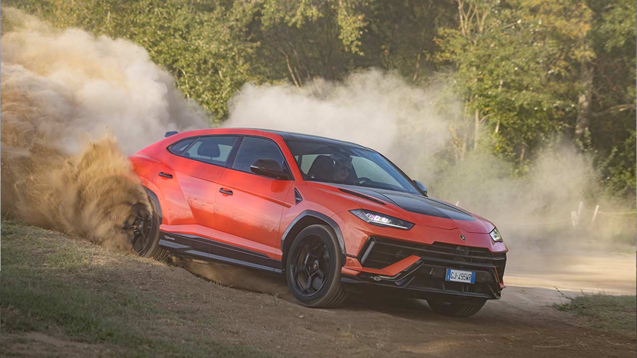 تجربة-لامبورجيني-اوروس-بيرفورمانتي