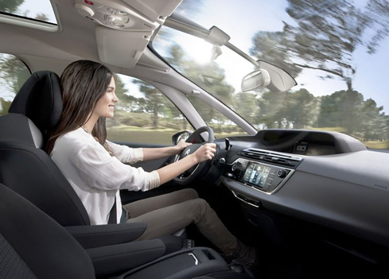 وضعية الجلوس في السيارة