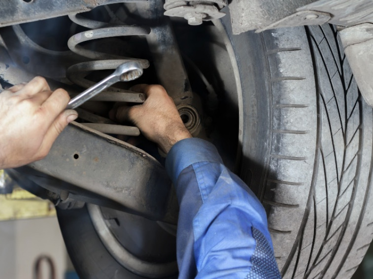 تعليق السيارة