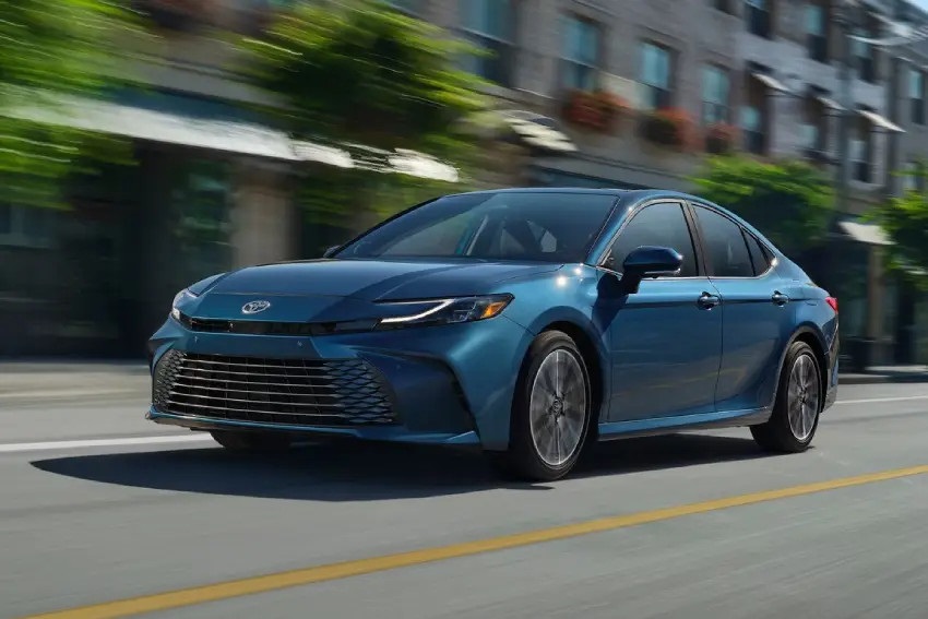 تويوتا كامري هايبرد 2024