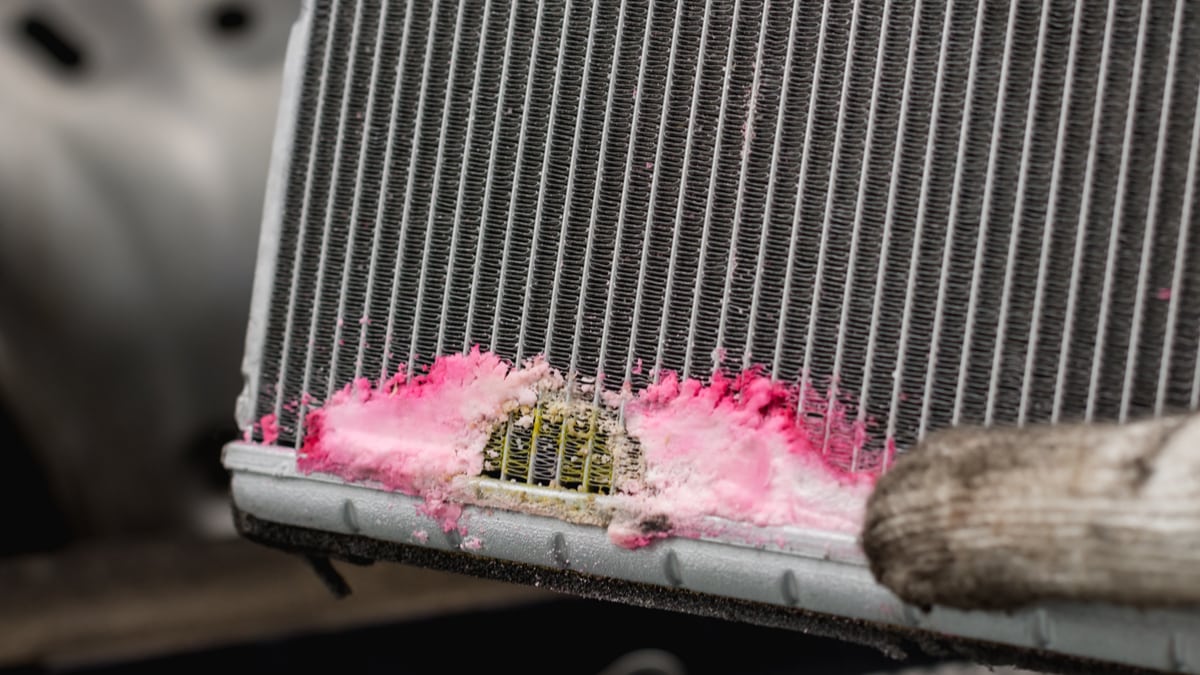 أعراض تسرب سائل الردياتير