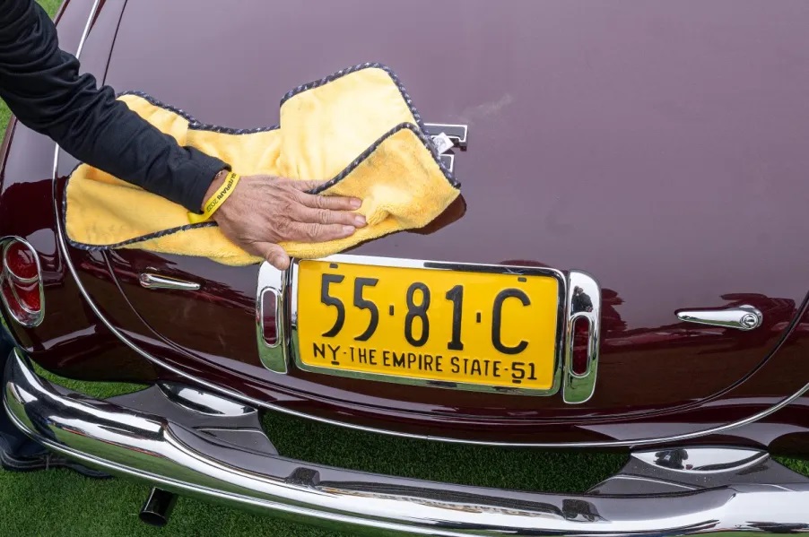 ركن السيارة في الشتاء