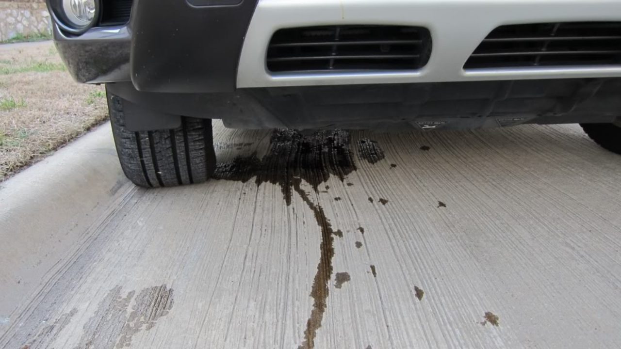 زيت السيارة