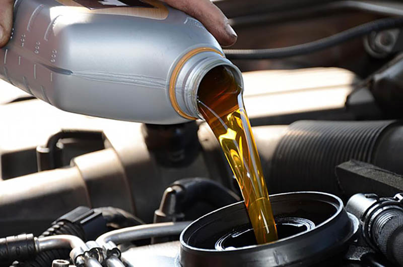 زيت السيارة