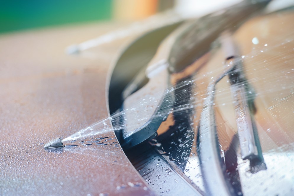 غسل الزجاج الأمامي