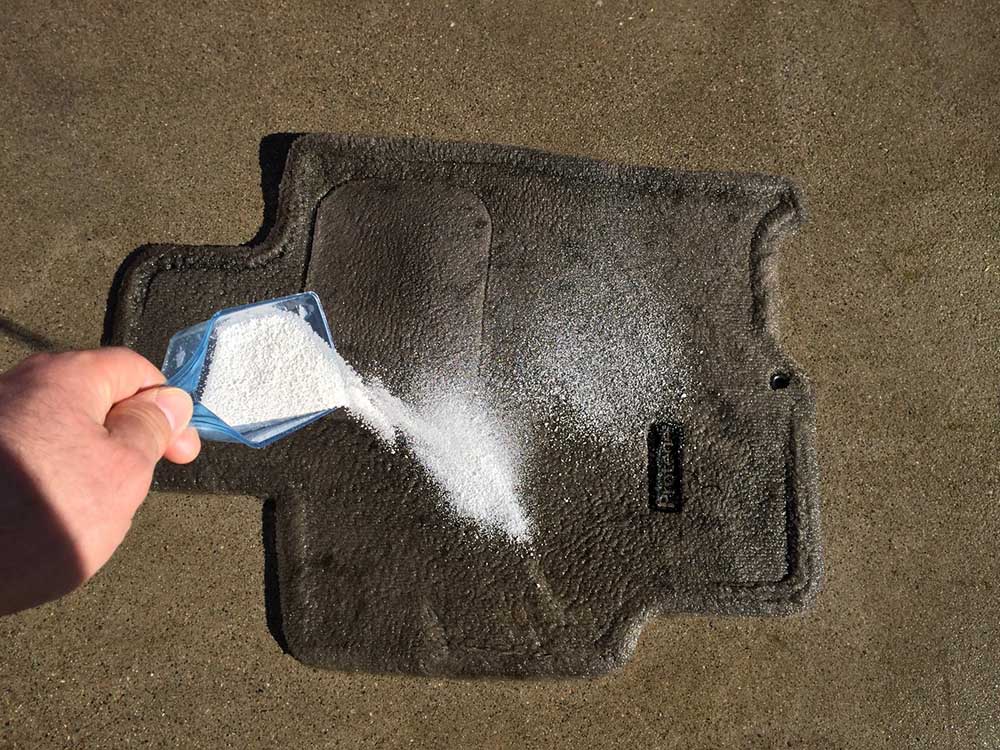 تنظيف سجادات السيارة