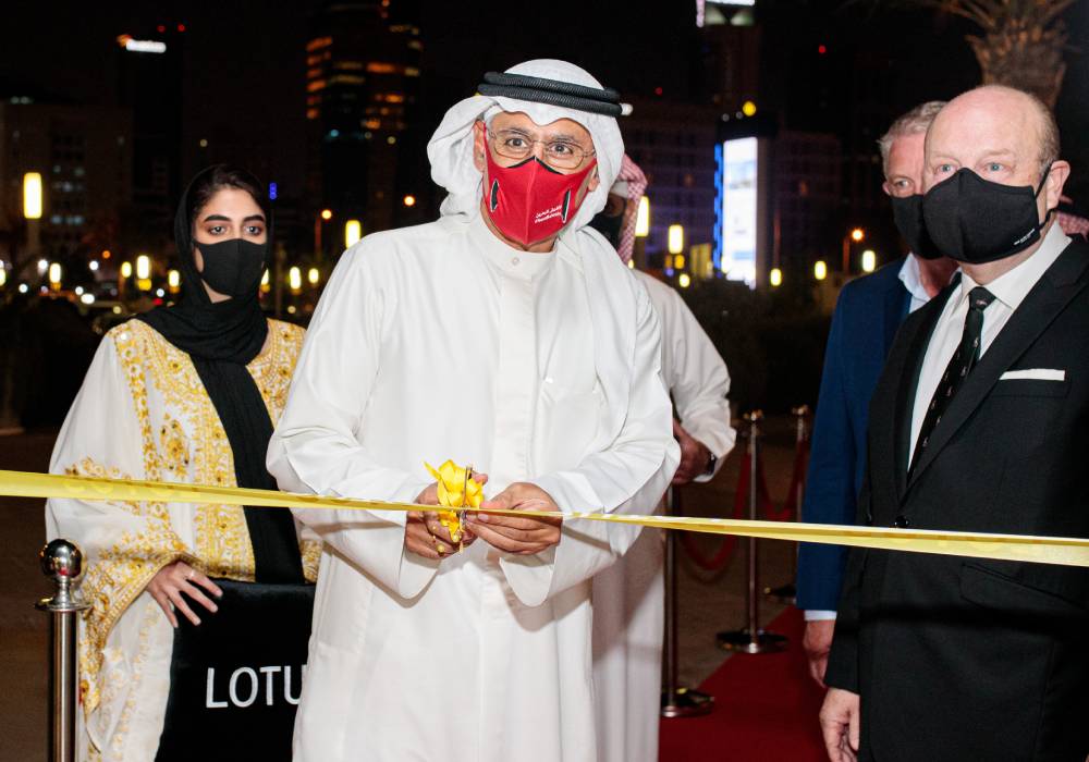 سيارة لوتس إميرا تُعرض لأول مرة في الشرق الأوسط صورة 3