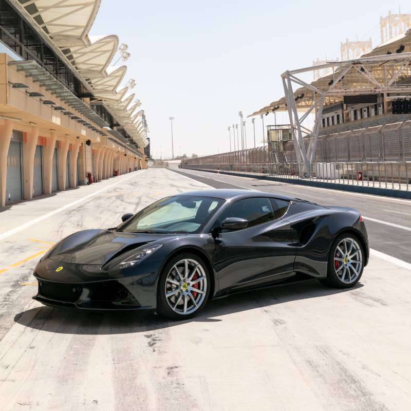 سيارة لوتس إميرا تُعرض لأول مرة في الشرق الأوسط صورة 4